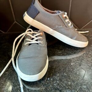 Boys Sperry Canvas Boat Style Shoes Youth size 13
